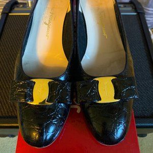 Vintage Salvatore Ferragamo Bow Flats